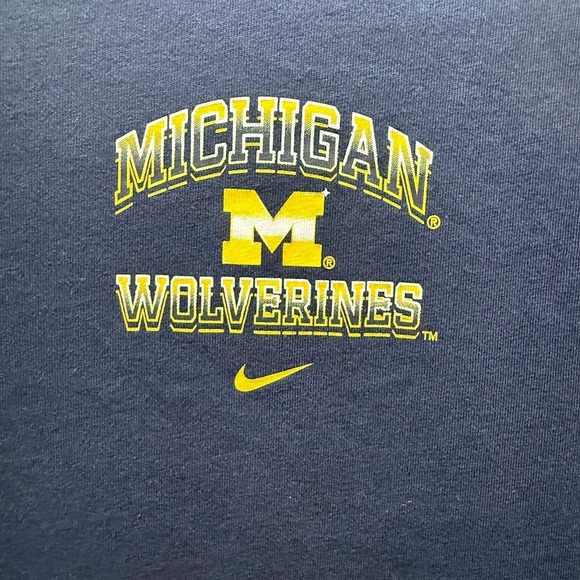 Nike Michigan Wolverines Mens Size Large Navy Blue Long Sleeve Graphic Shirt - Picture 2 of 7